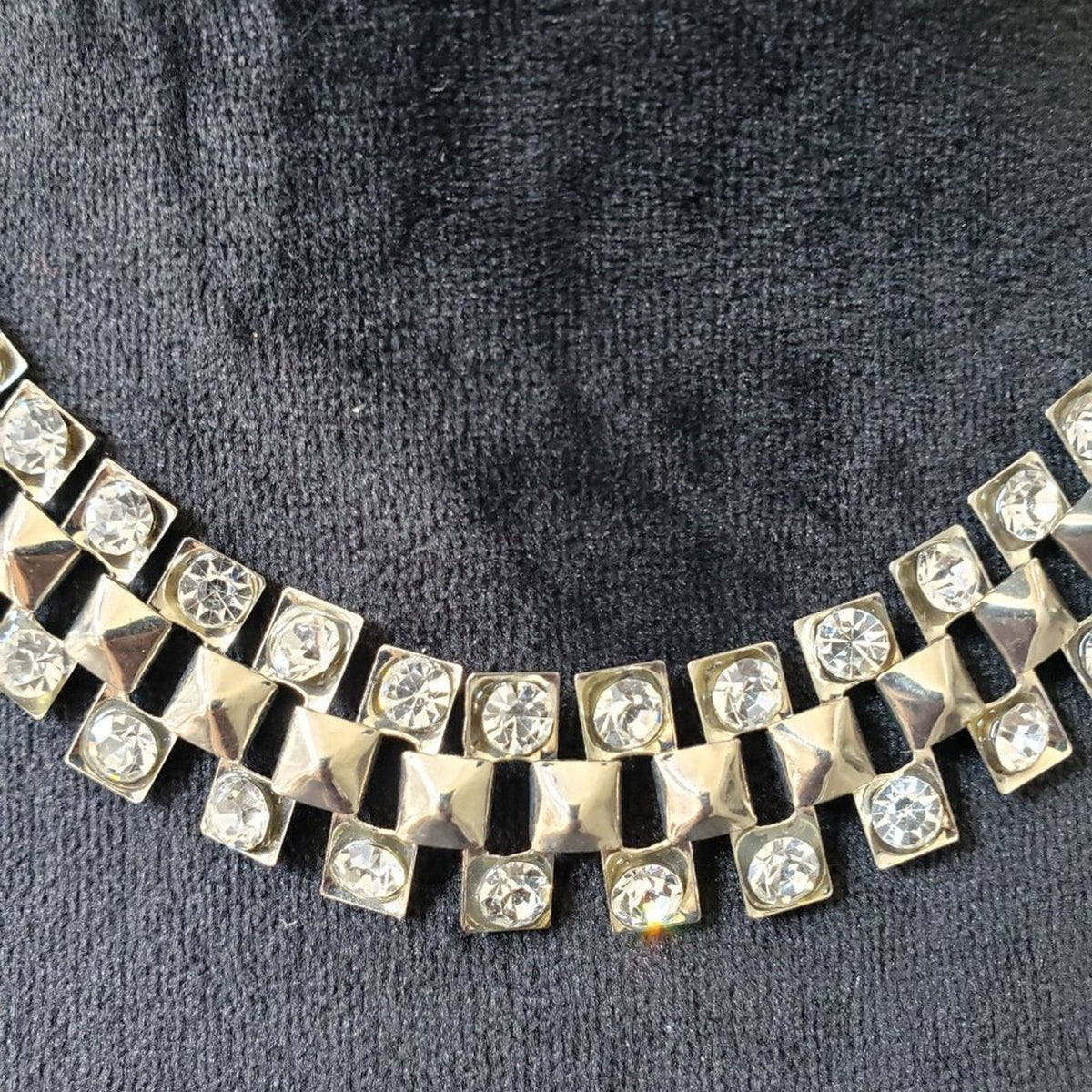 Traci Lynn Silver Camera Ready Collar Necklace Set