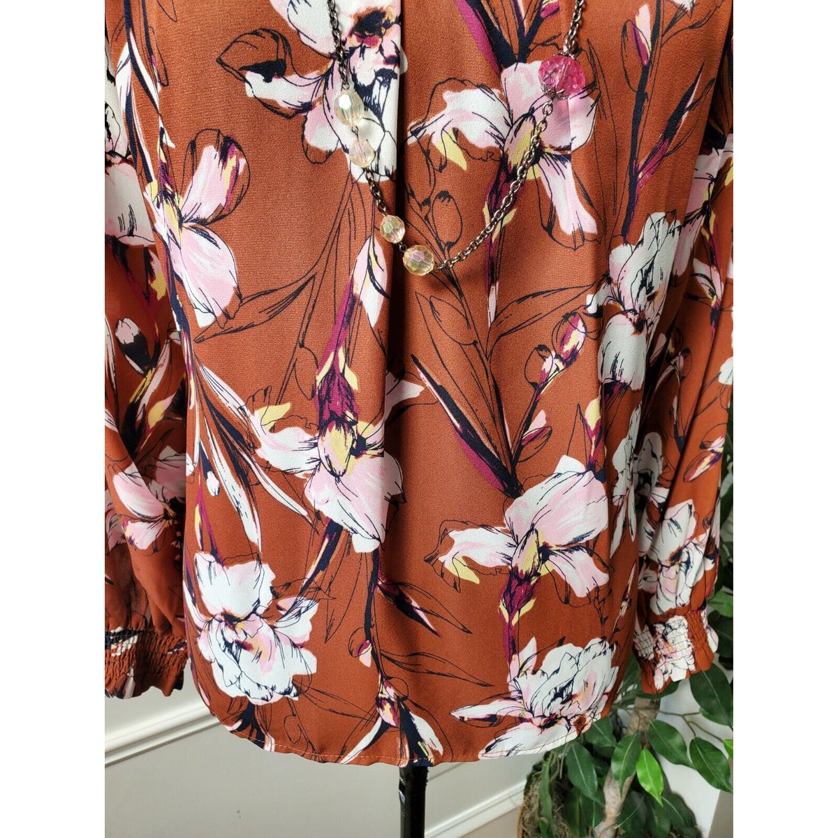 Chelsea. 28 Women Brown Floral Polyester Mock Neck Long Sleeve Top Blouse Size S