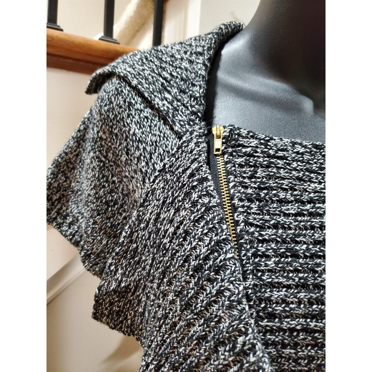 Wishes Women's Gray Acrylic Cowl Neck Short Sleeve Knee Length Dress Size Small