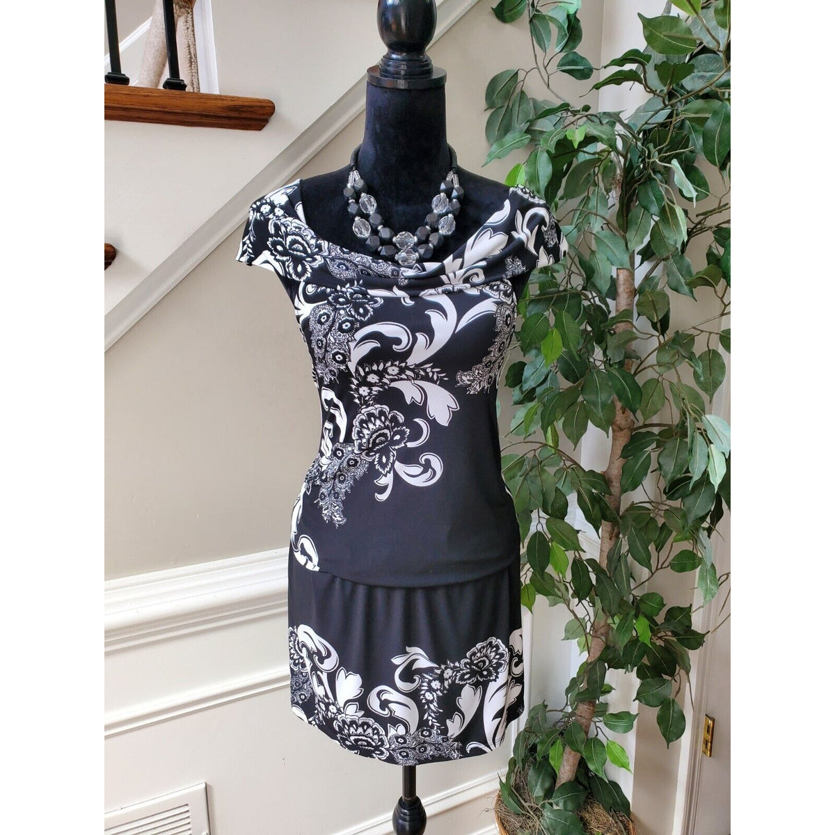 White House Black Market Women's Floral Cowl Neck Sleeveless Knee Length Dress S