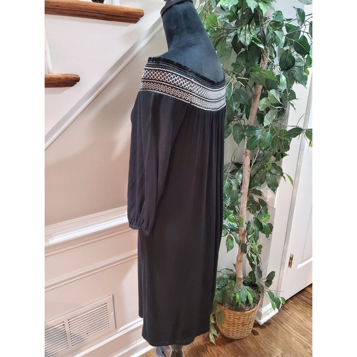 Chico's Women's Black Solid Viscose Off Shoulder Long Sleeve Knee Length Dress S