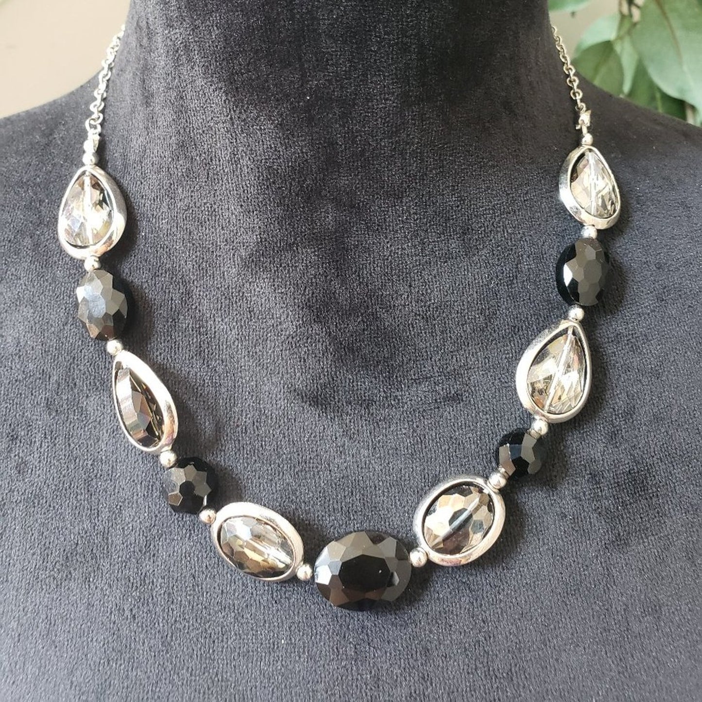 Womens Fashion Silver Tone Black Glass Beaded Collar Necklace with Lobster Clasp