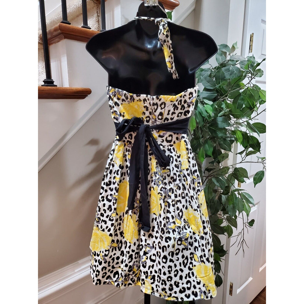 City Triangles Women Yellow & Black Halter Neck Casual Knee Length Dress Size S