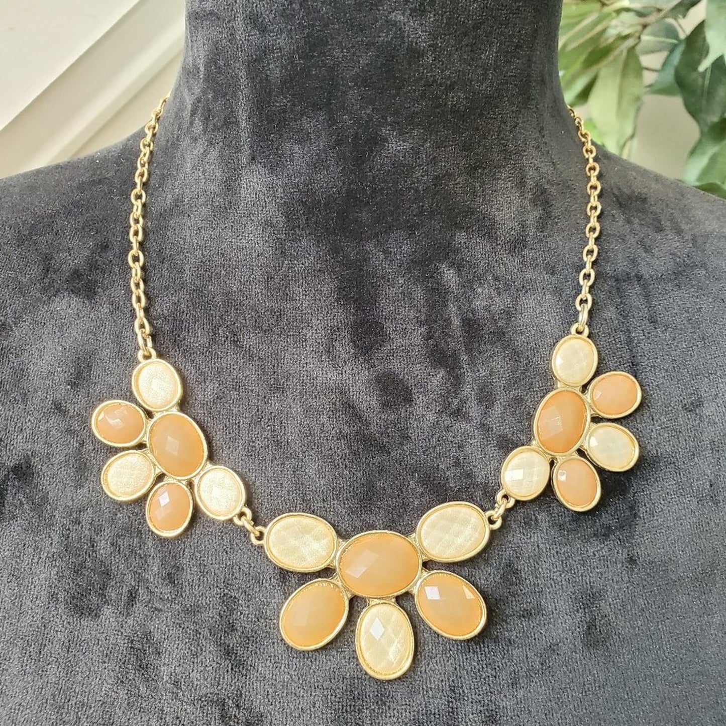 Women's Vintage Charming Charlie Ivory/Gold Tone Statement Necklace