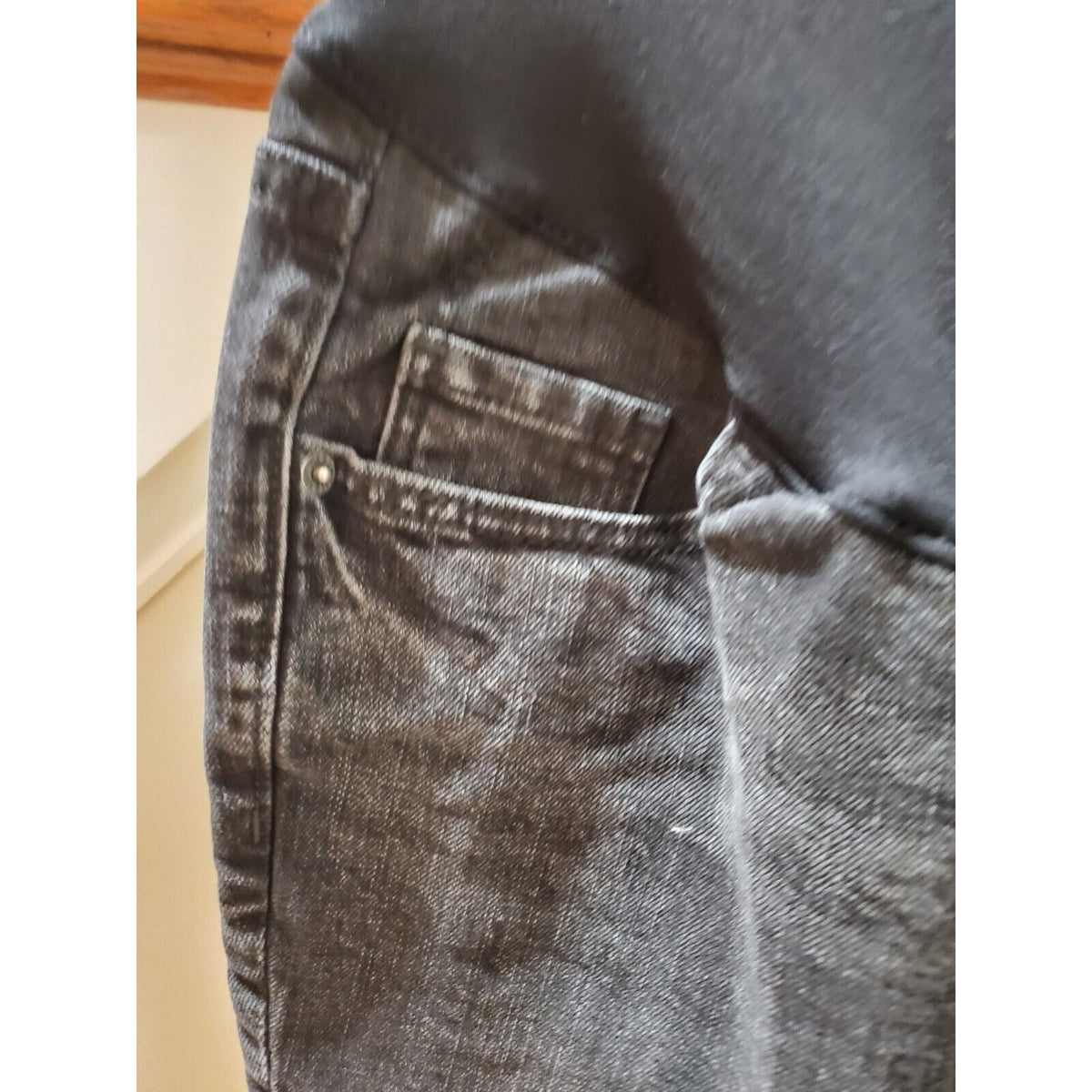 Old Navy Women's Black Cotton Pockets Maternity Straight Leg Capri Jeans Size 8S