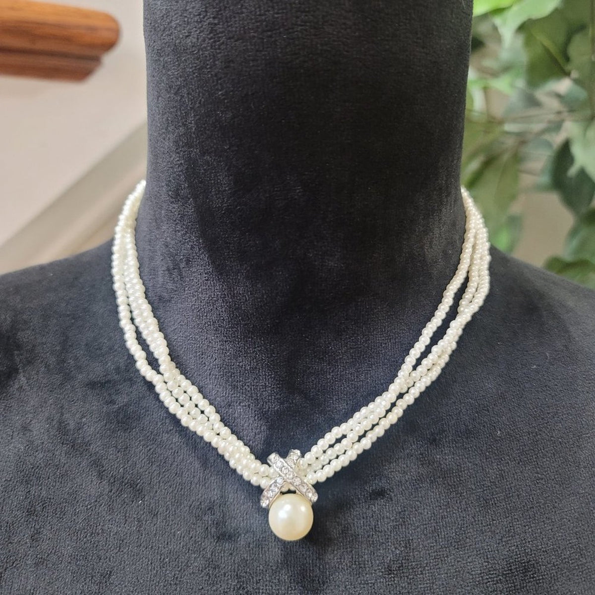 White Pearl Choker Necklace Classic Three Layers Beads Chain Graceful Necklaces