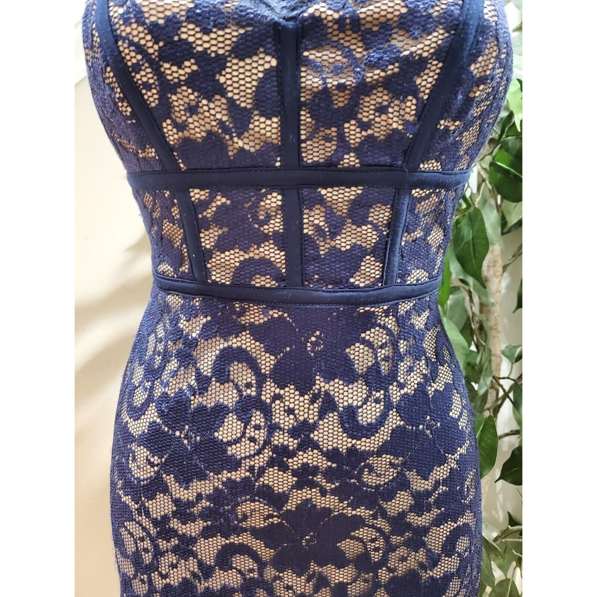 B. Darlin Blue Lace Nylon Sweetheart Neck Sleeveless Knee Length Dress Size 5/6