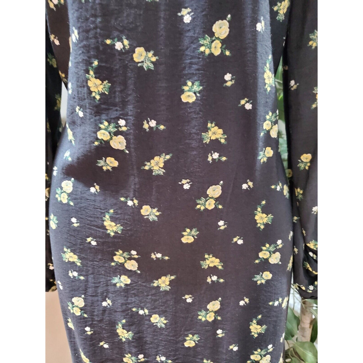 H&M Women Black Floral Viscose Round Neck Long Sleeve Knee Length Dress Size XS