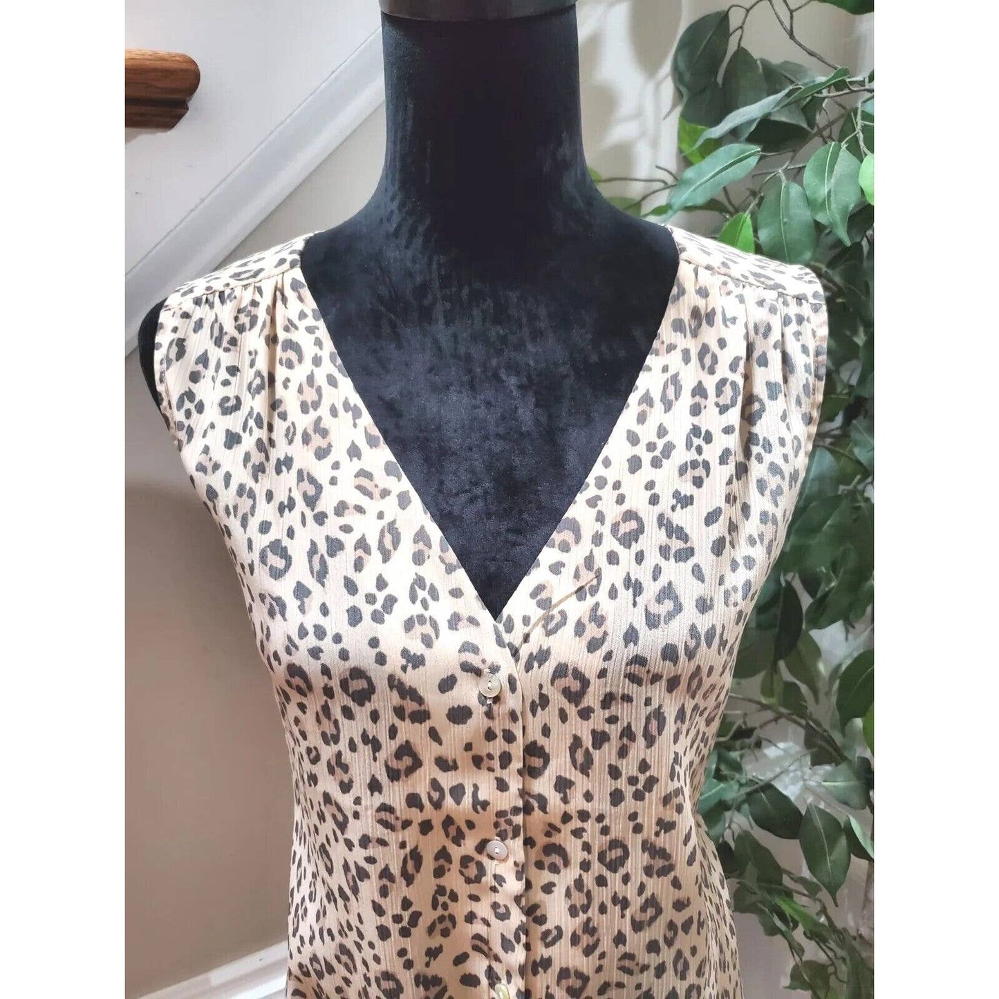 Nine West Women's Beige & Brown Polyester V-Neck Sleeveless Casual Shirt Size XL