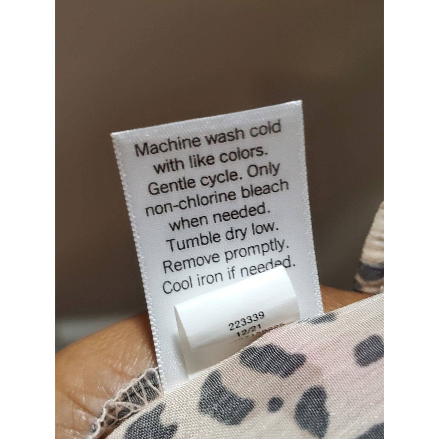 Nine West Women's Beige & Brown Polyester V-Neck Sleeveless Casual Shirt Size XL